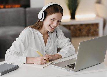 Métiers du soin en 2026 : pourquoi la VAE devient un levier stratégique